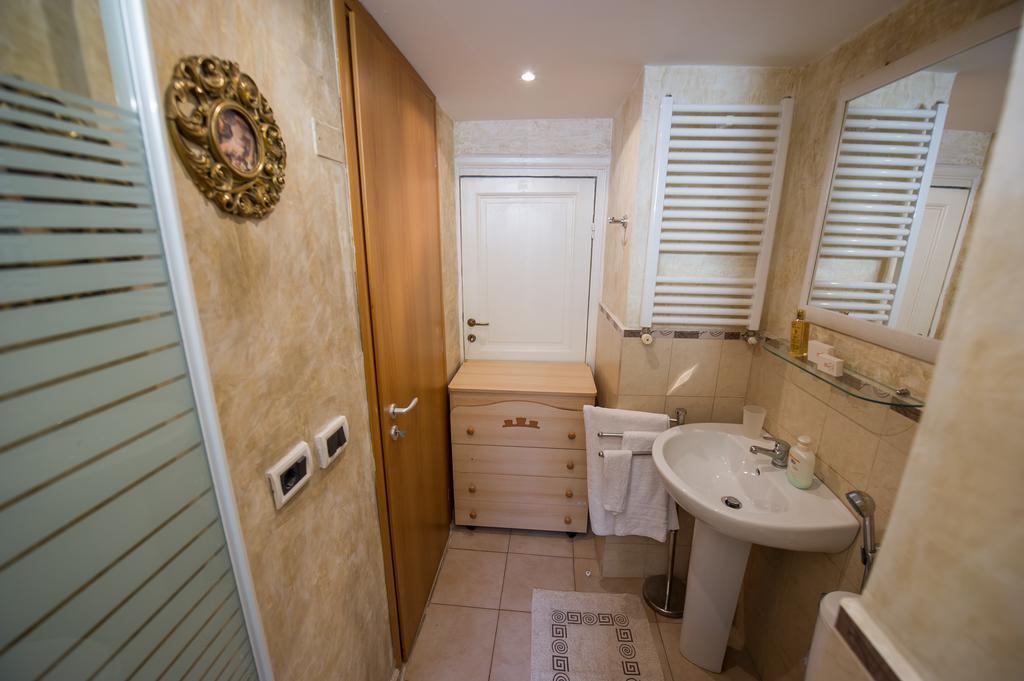Bed and Breakfast Art Domus Reale Rzym Zewnętrze zdjęcie