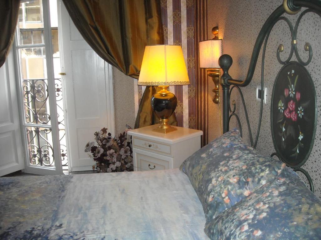 Bed and Breakfast Art Domus Reale Rzym Pokój zdjęcie