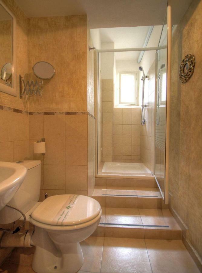 Bed and Breakfast Art Domus Reale Rzym Zewnętrze zdjęcie